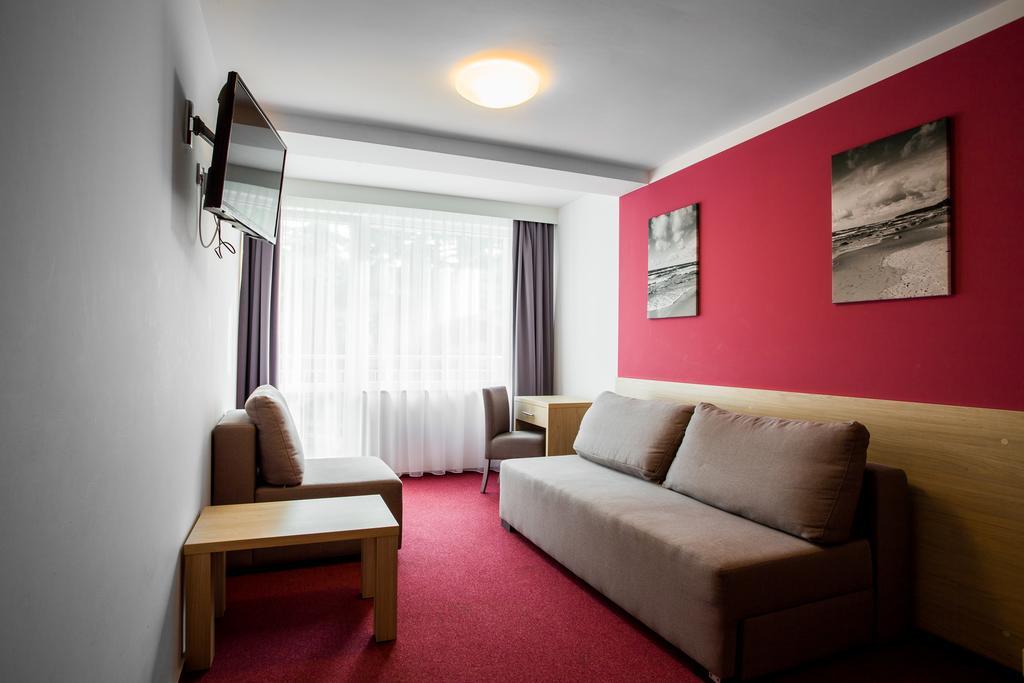 Hotel *** Nat كرينيتا مورسكا المظهر الخارجي الصورة