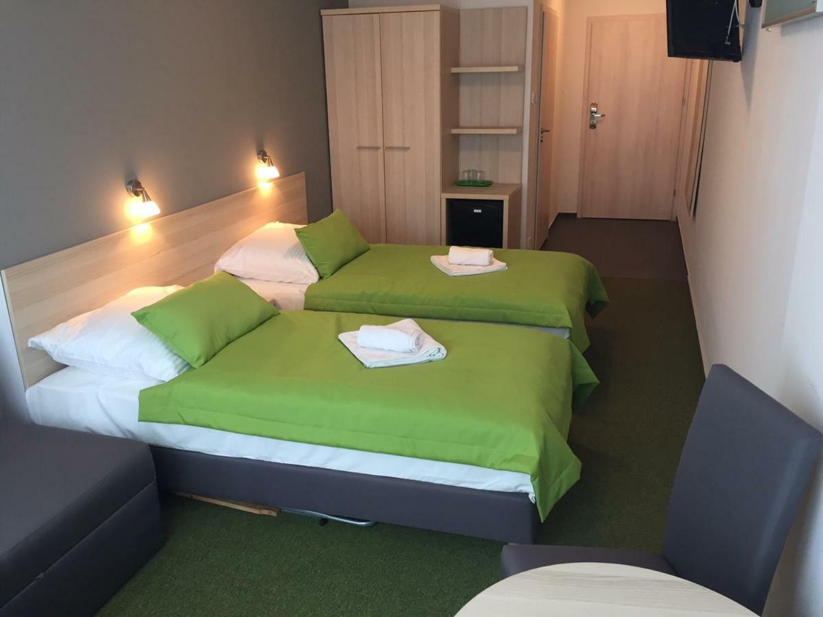 Hotel *** Nat كرينيتا مورسكا المظهر الخارجي الصورة